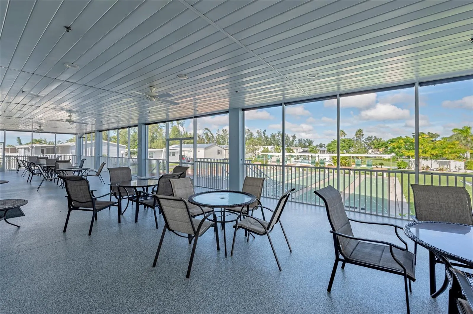 4300 RIVERSIDE DR #204, #204