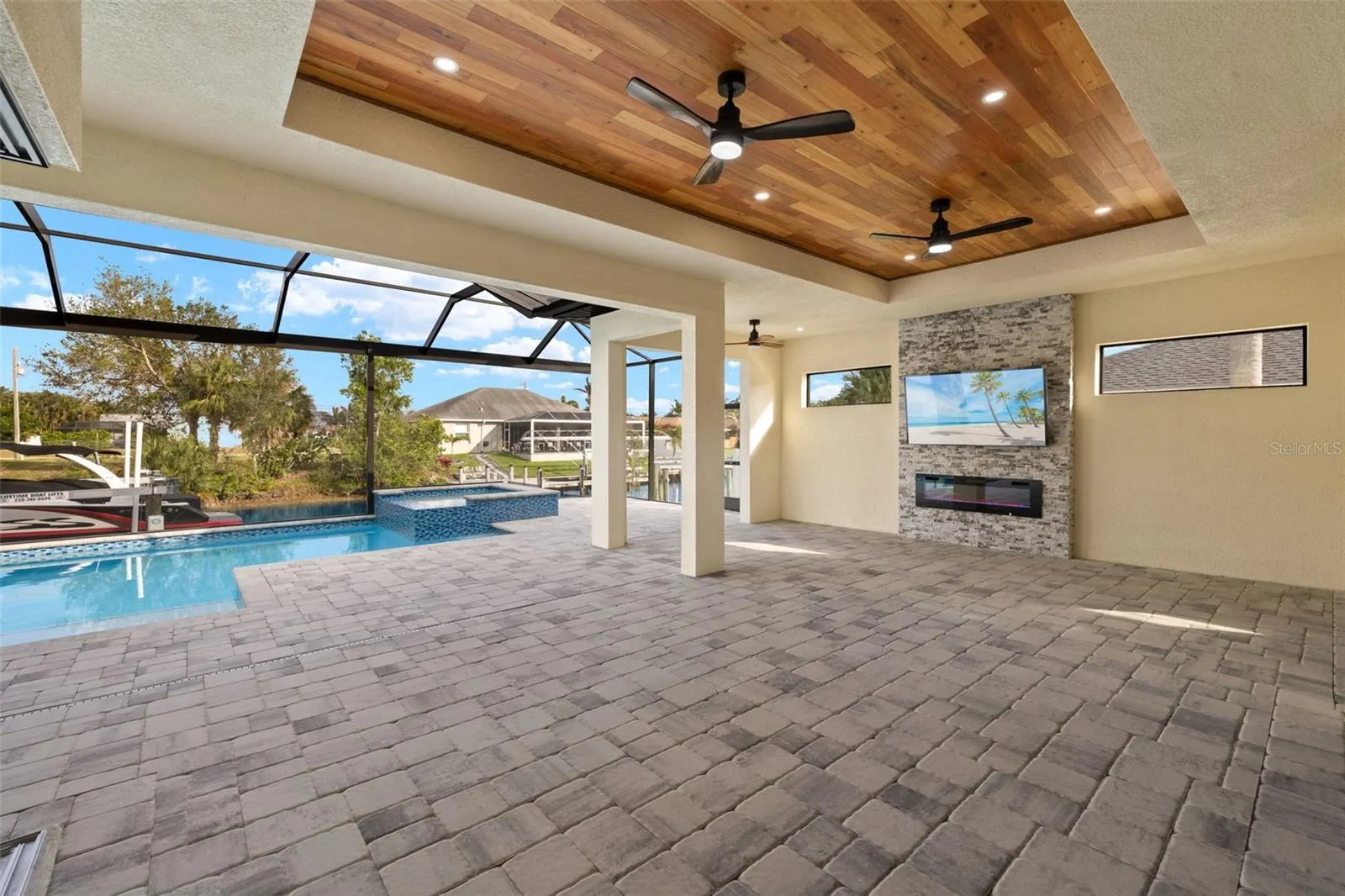 4411 PELICAN BLVD