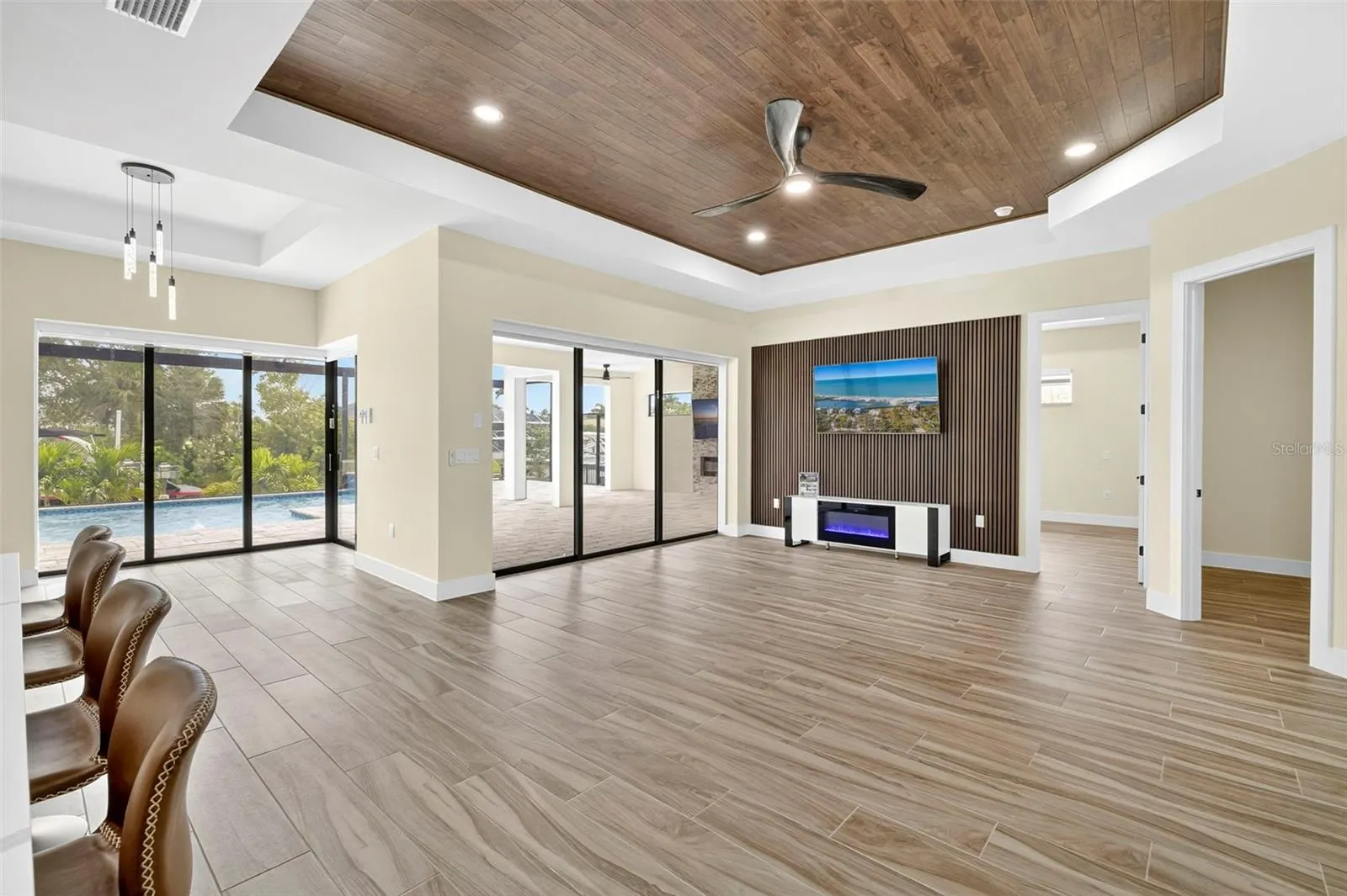 4411 PELICAN BLVD
