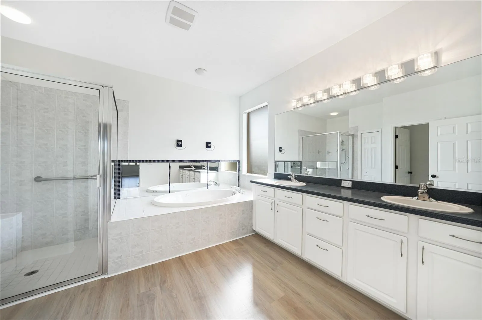 310 LAKE TAHOE CT
