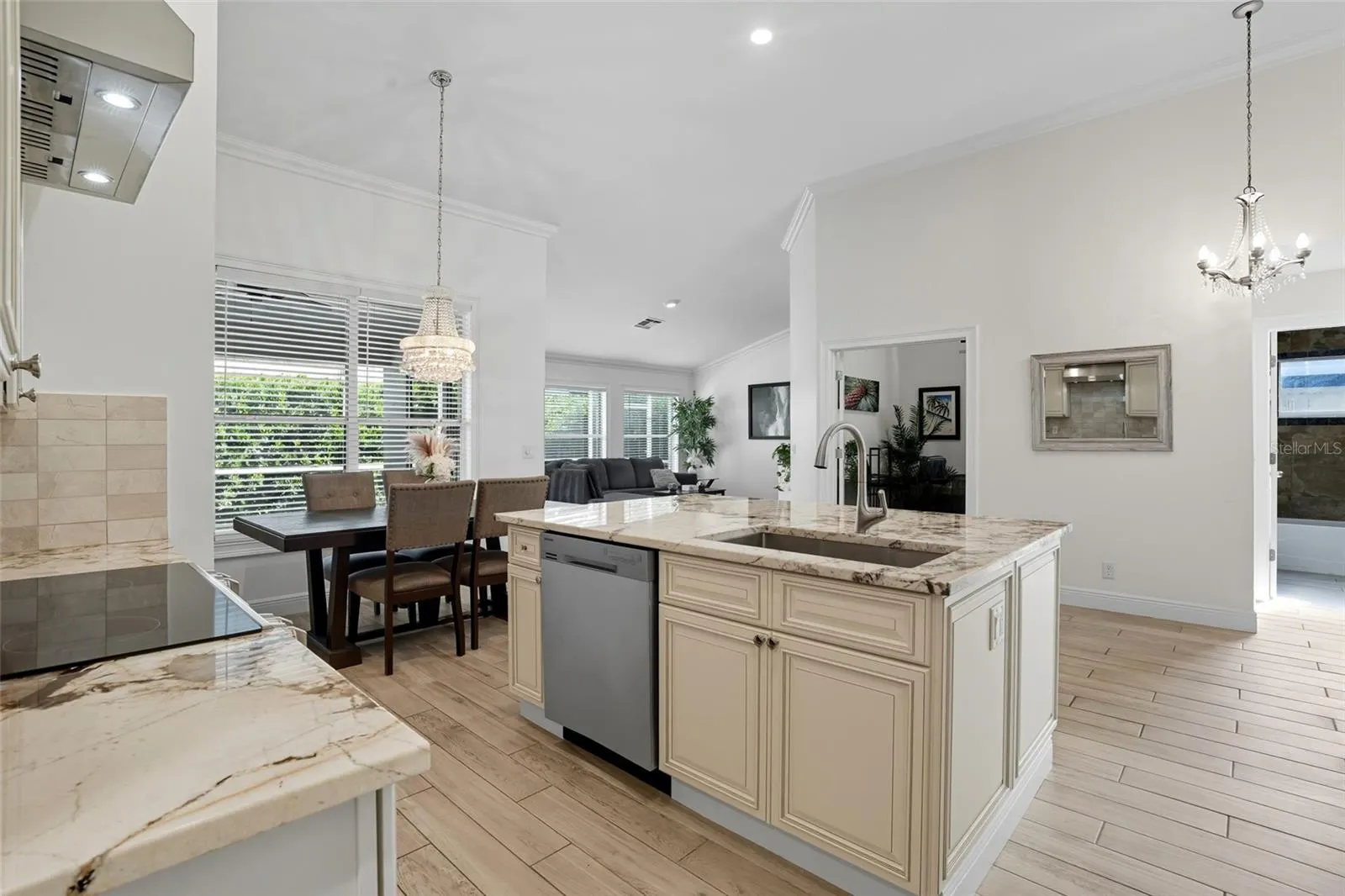 3690 BALI LN