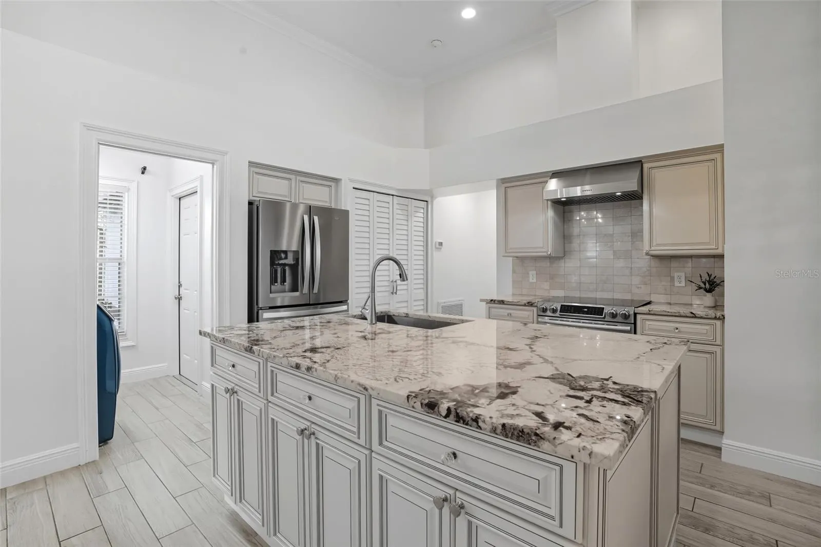 3690 BALI LN