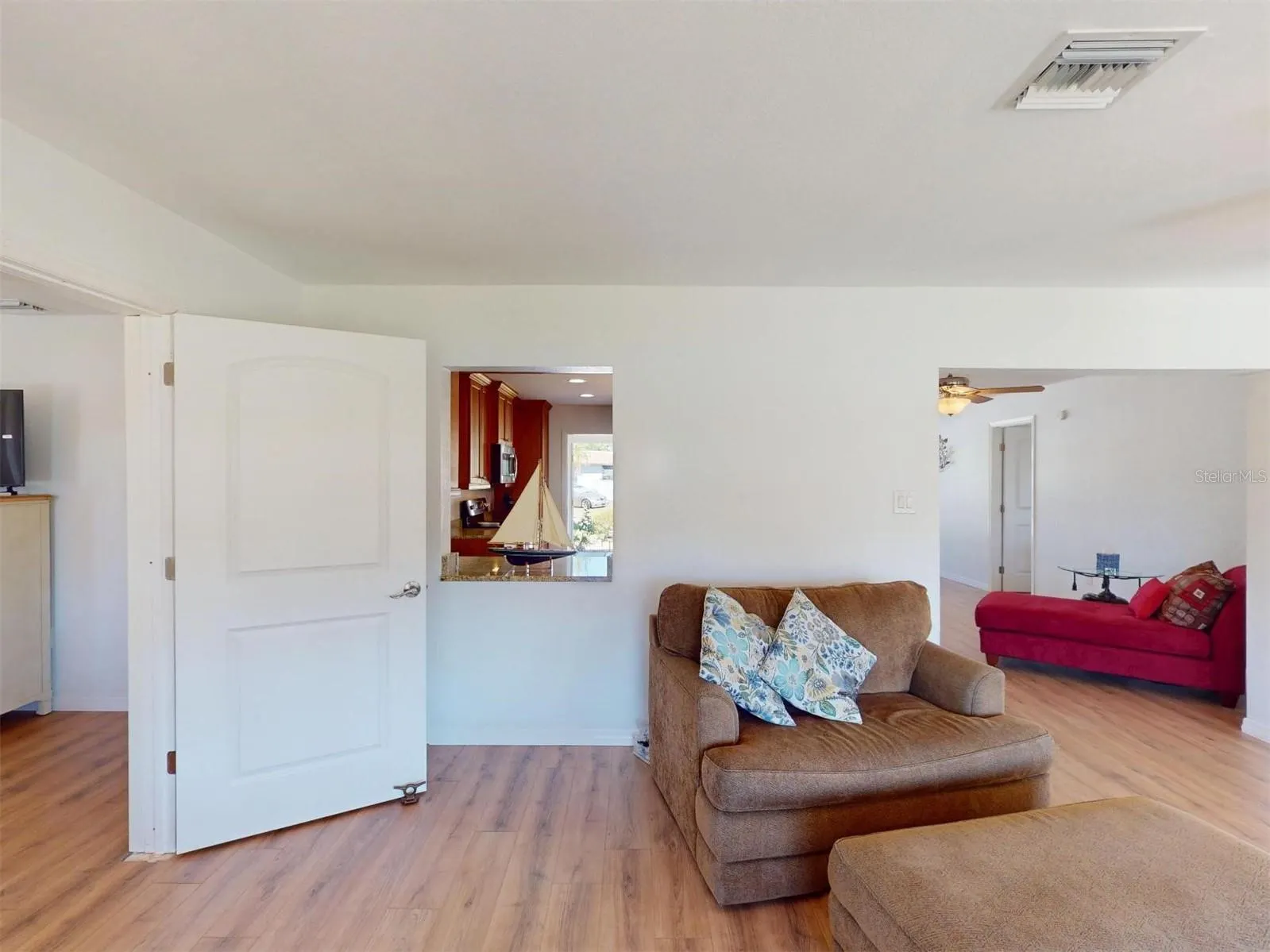 18393 HOTTELET CIR