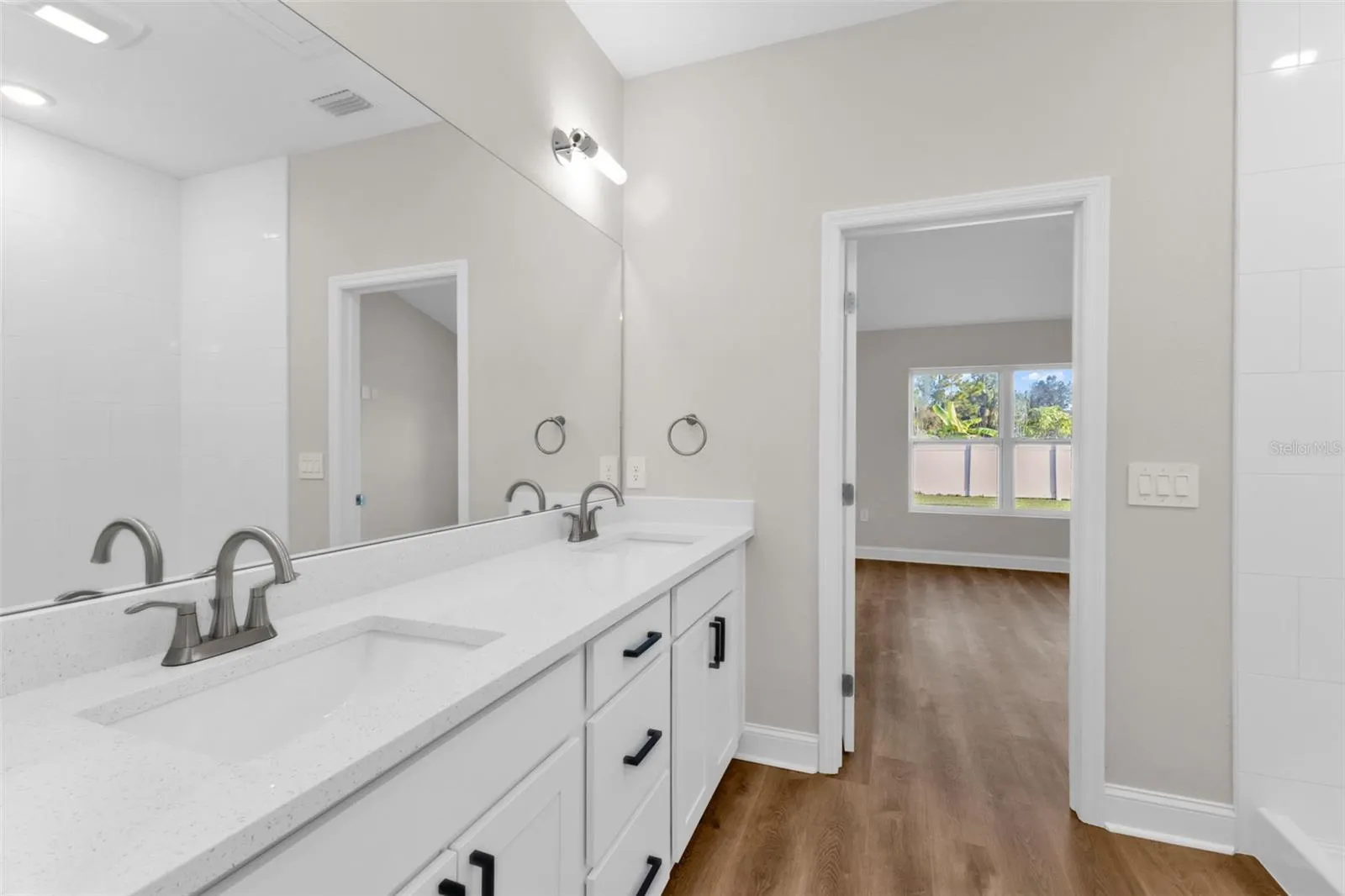 3642 LAREDO AVE