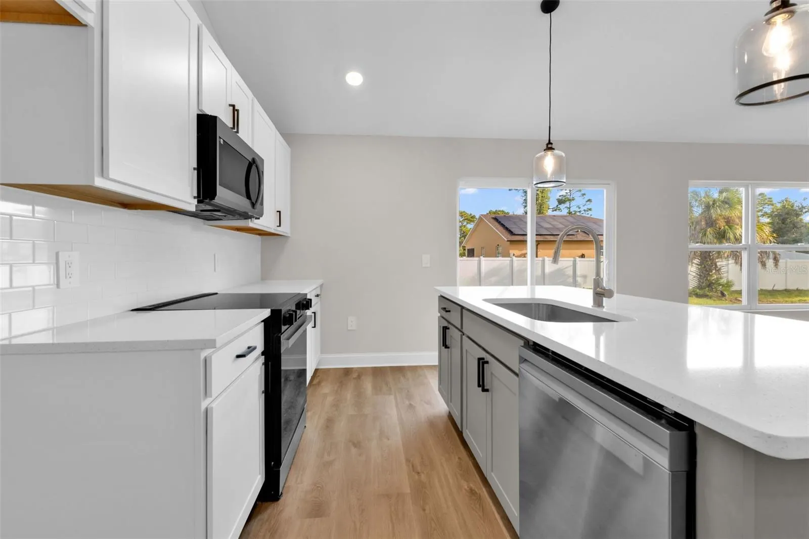 3642 LAREDO AVE
