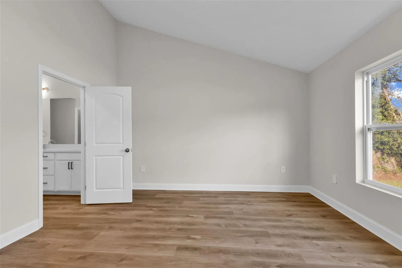 3642 LAREDO AVE