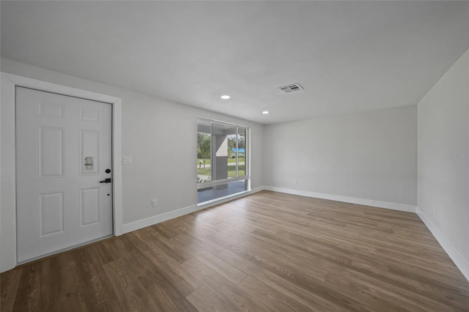 20191 GLADSTONE AVE