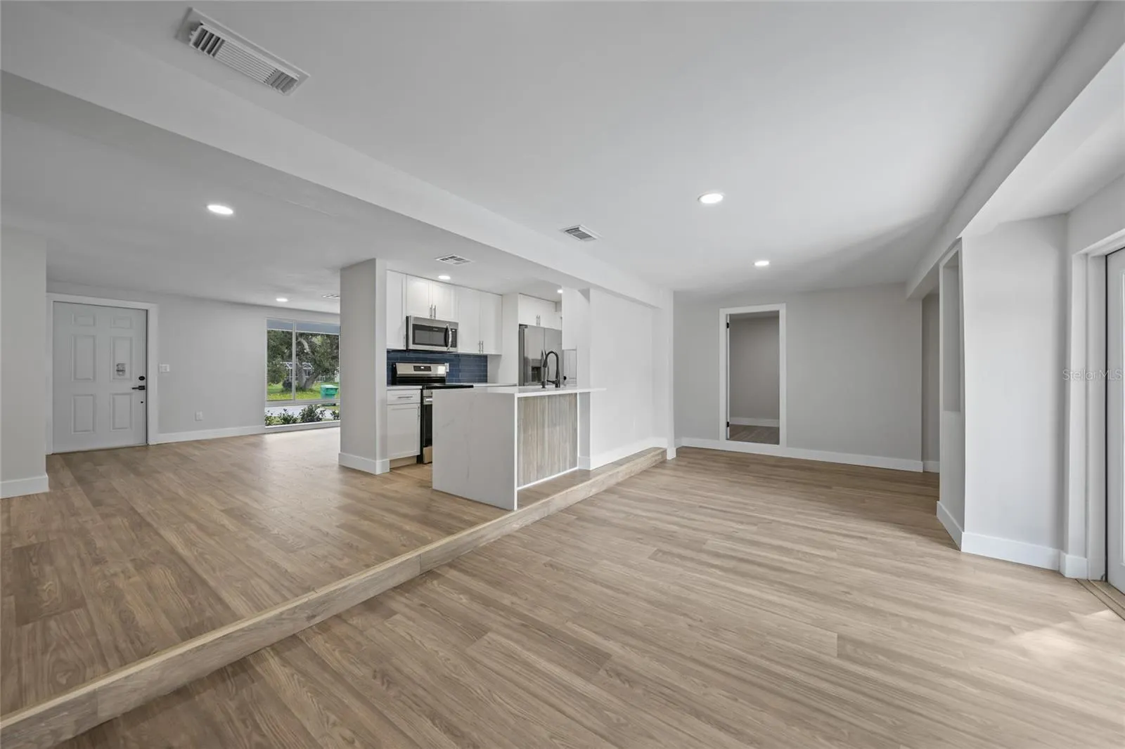 20191 GLADSTONE AVE