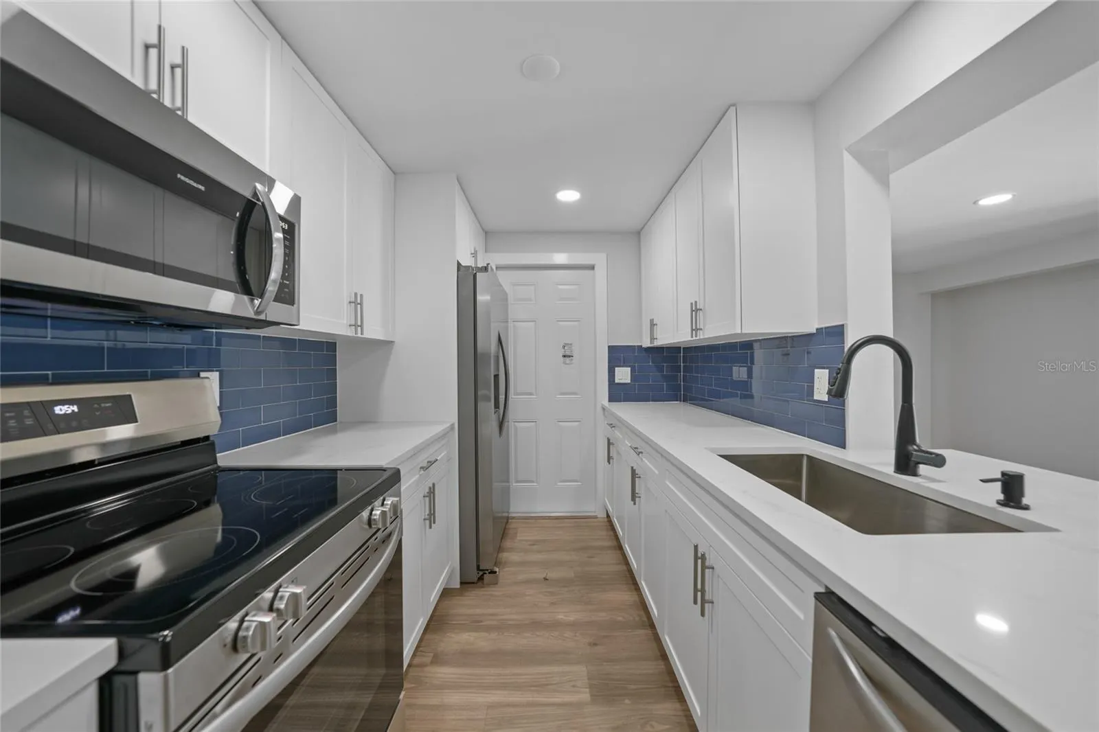 20191 GLADSTONE AVE