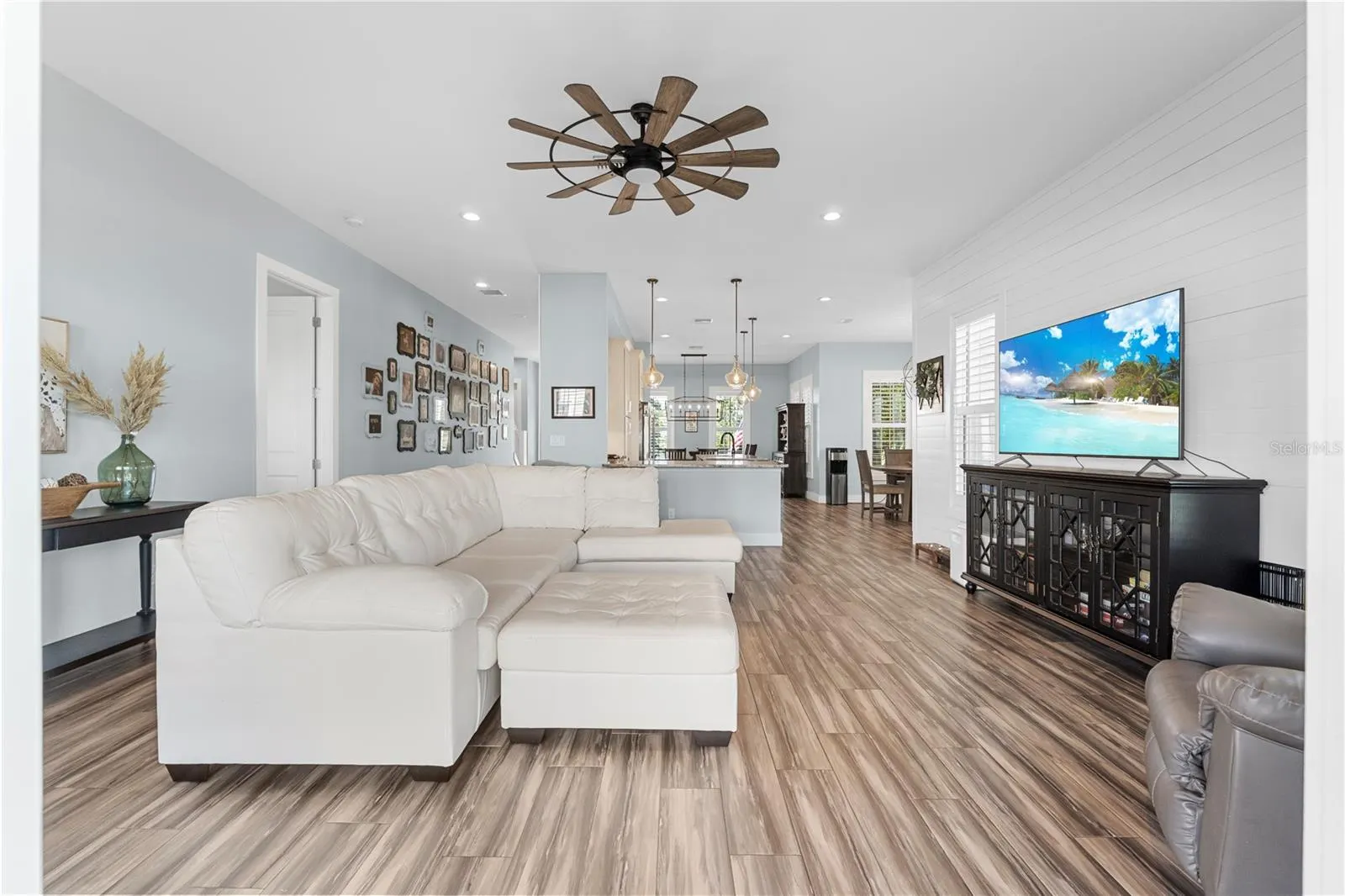 42138 LAKE TIMBER DR