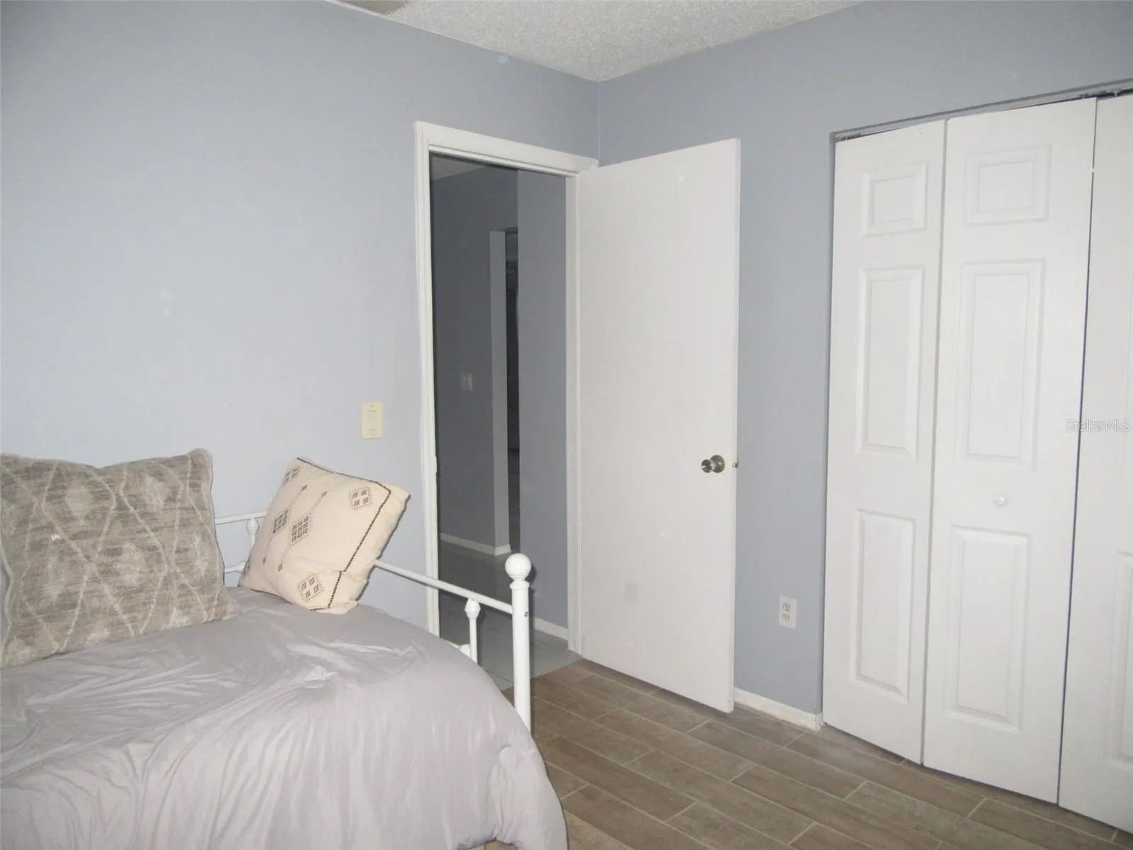 264 CAMILLIA LN #B, #B