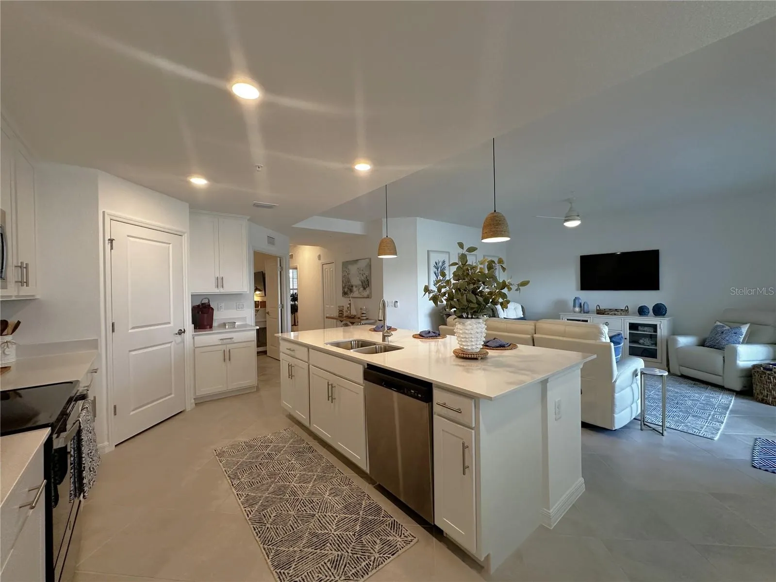 14234 HERITAGE LANDING BLVD #1013, #1013