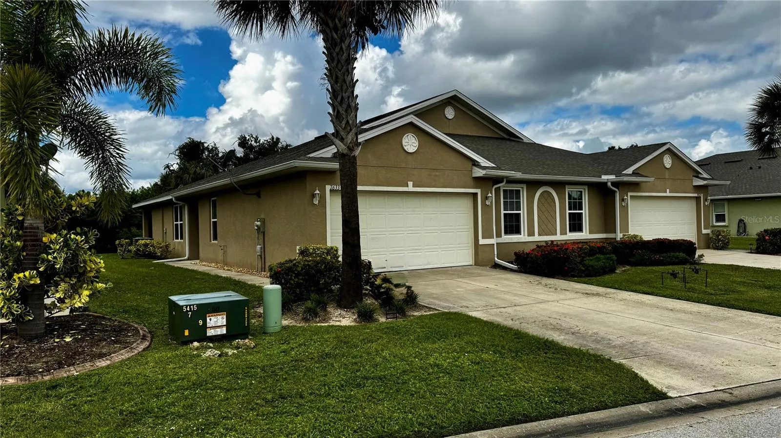7633 W LENOX CIR