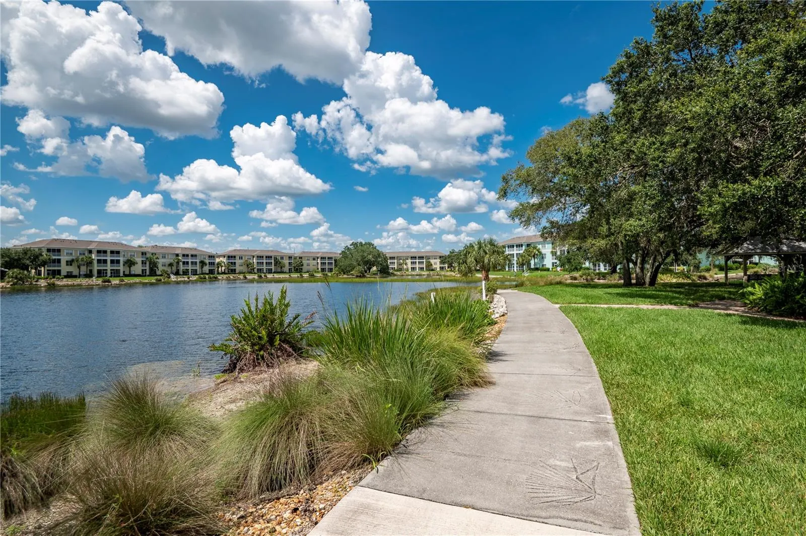 1260 WHITE OAK TRL