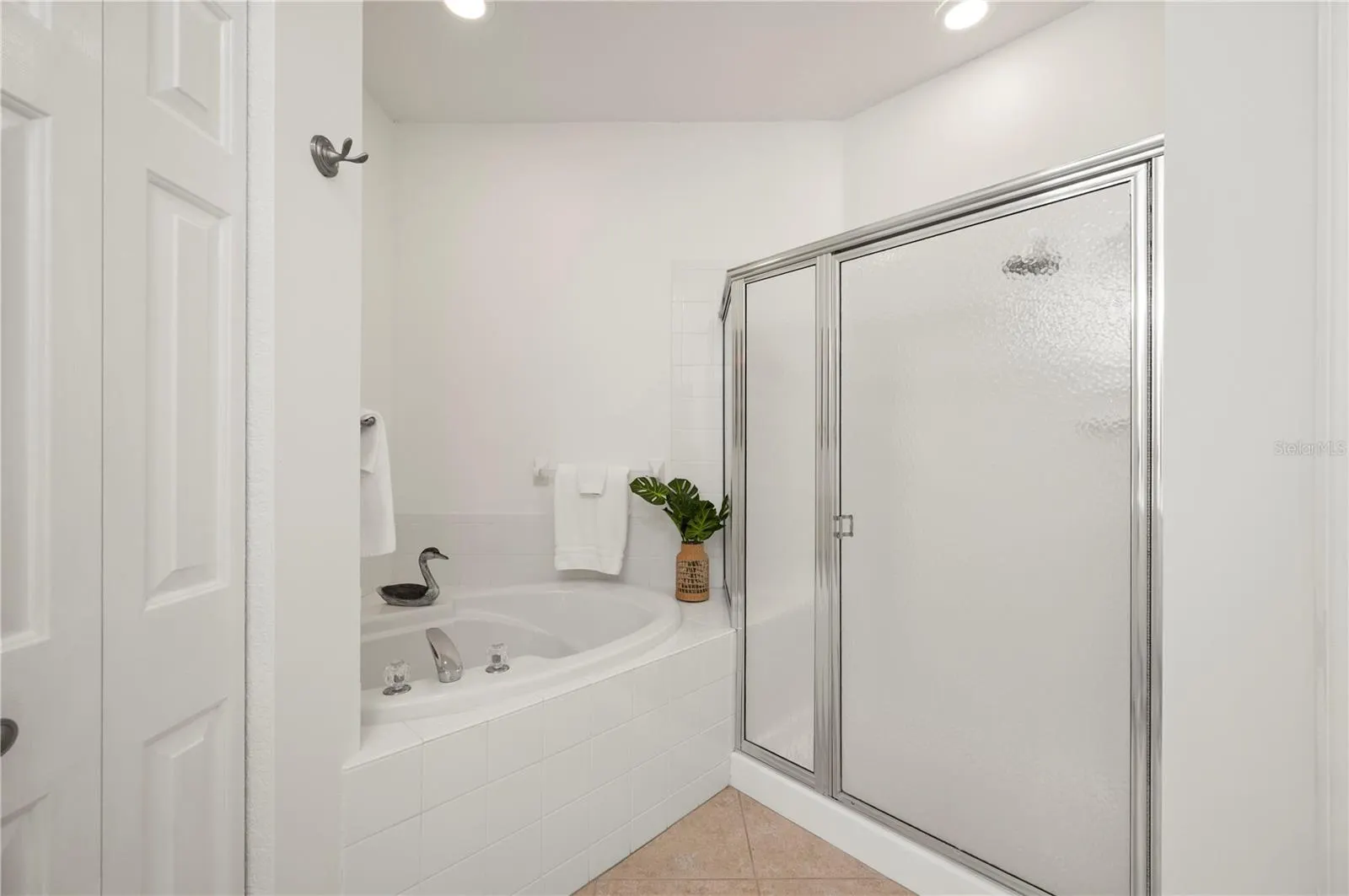 1260 WHITE OAK TRL