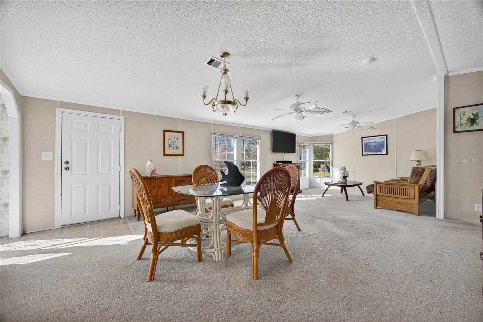 5504 SWAYING PALM DR