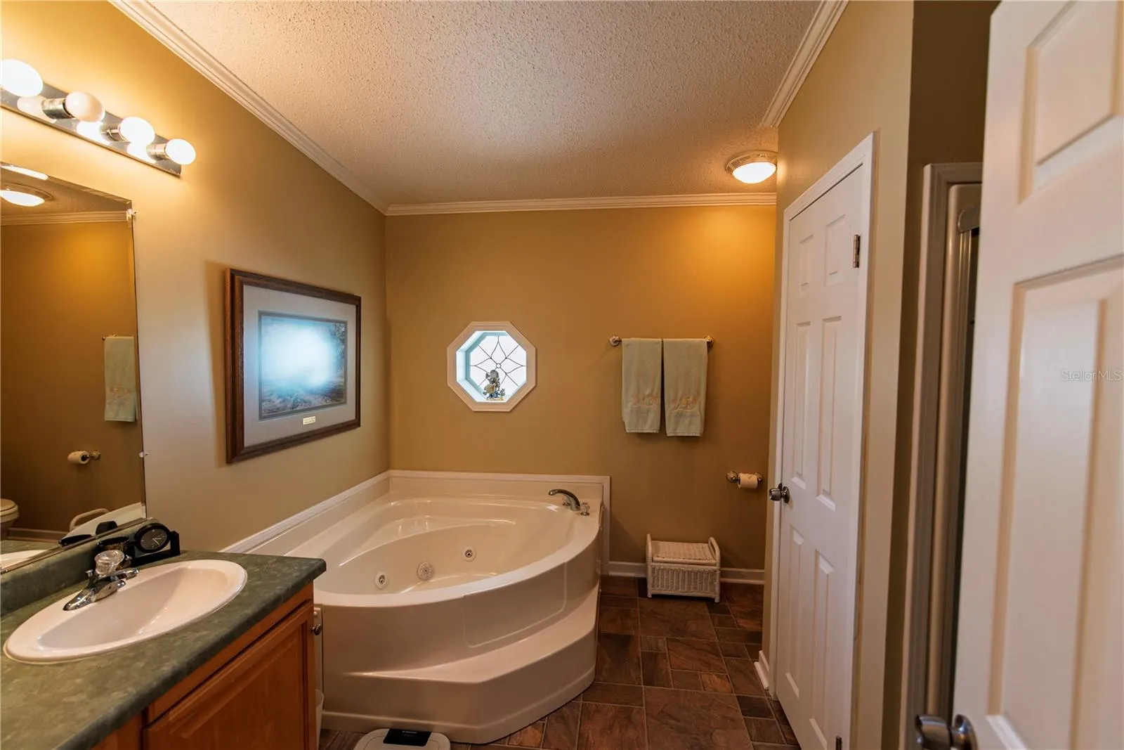 36 EMDEN CIR