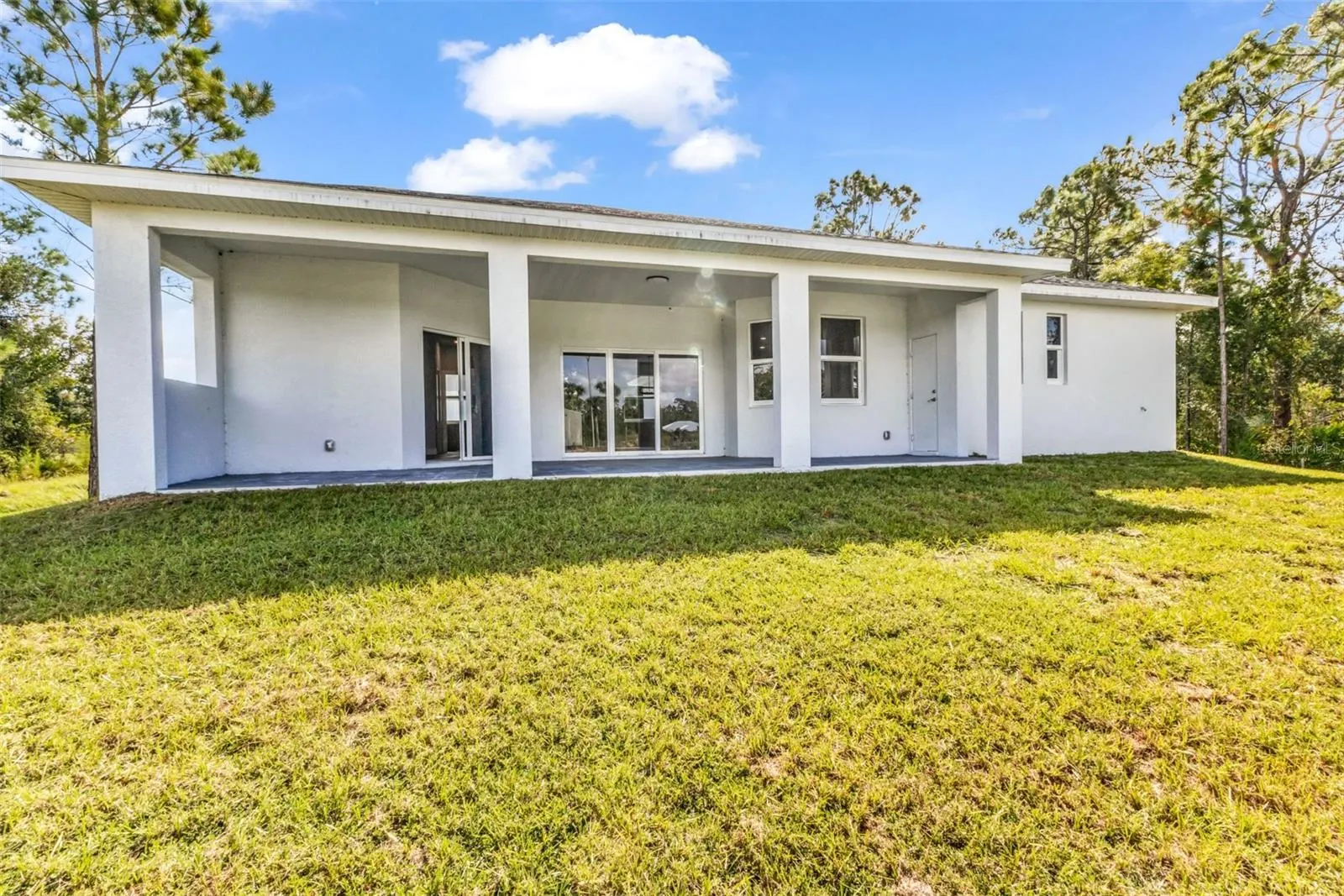 3297 SWANEE RD