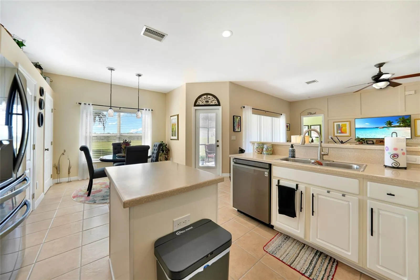 2772 SUNCOAST LAKES BLVD