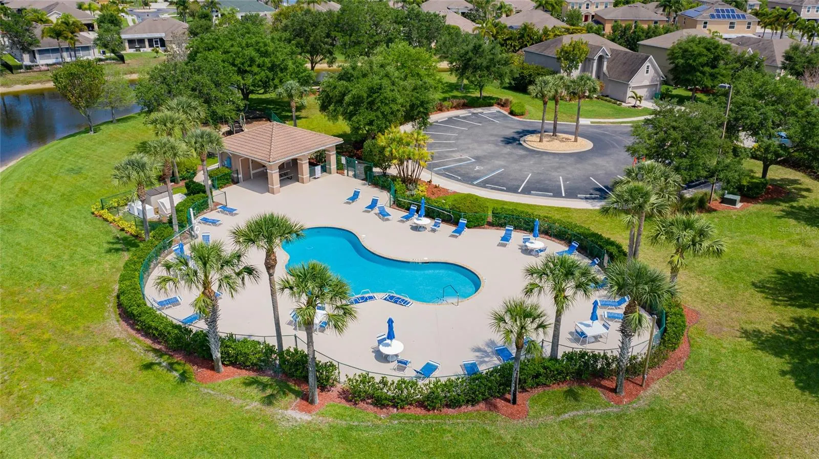 2772 SUNCOAST LAKES BLVD