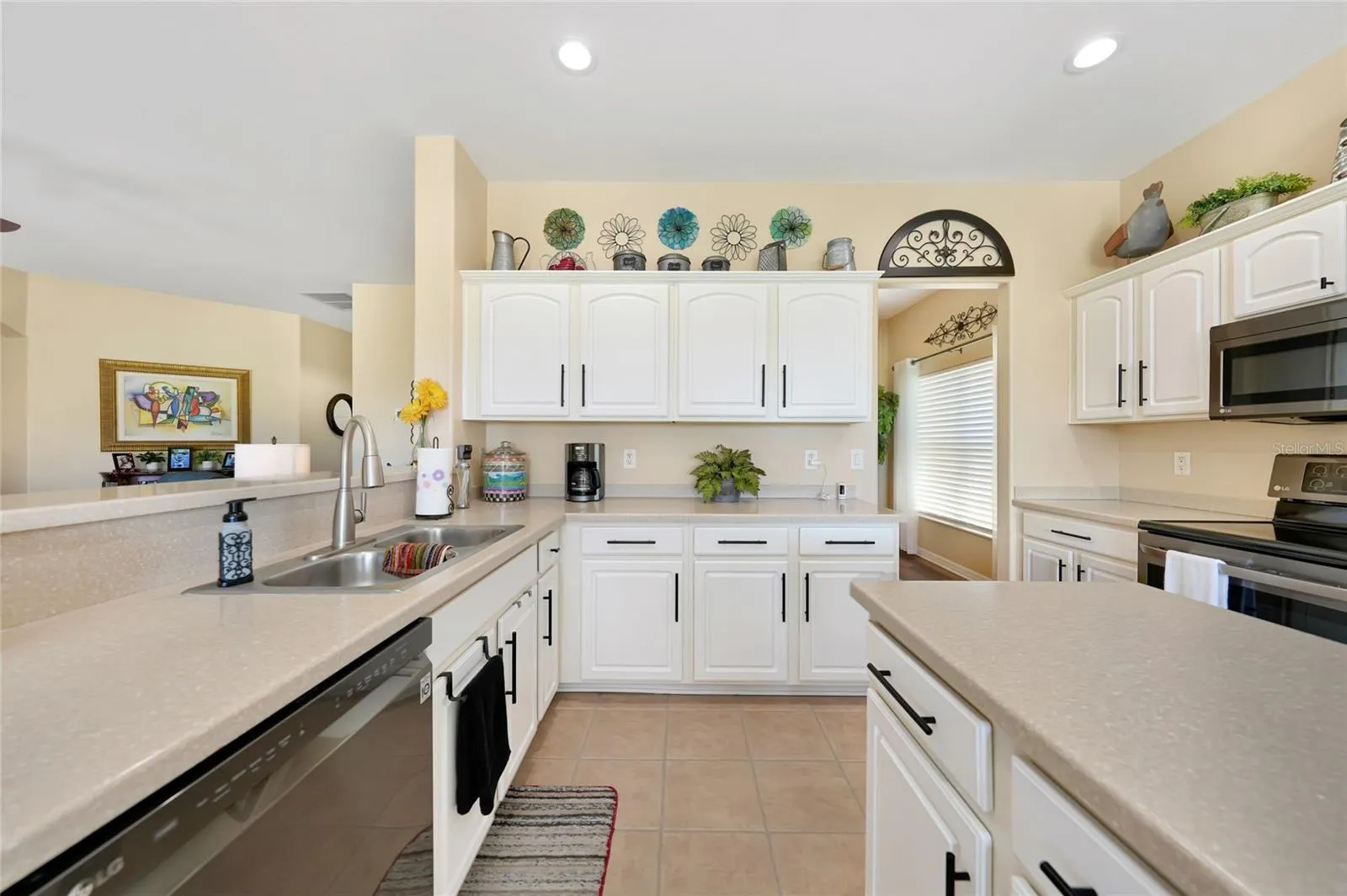2772 SUNCOAST LAKES BLVD