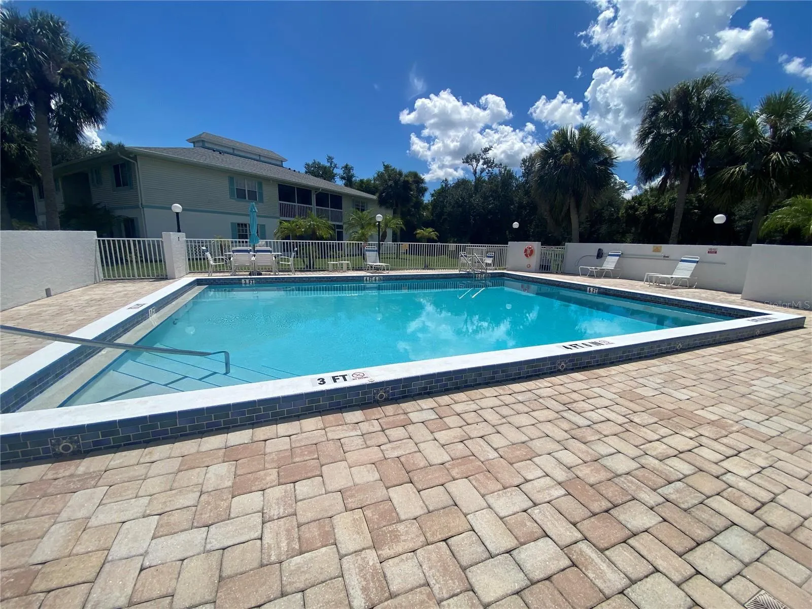 1051 FORREST NELSON BLVD #101, #101