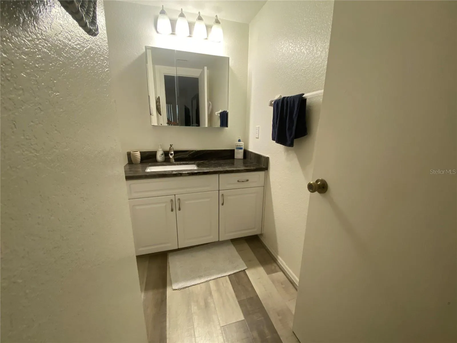 1051 FORREST NELSON BLVD #101, #101