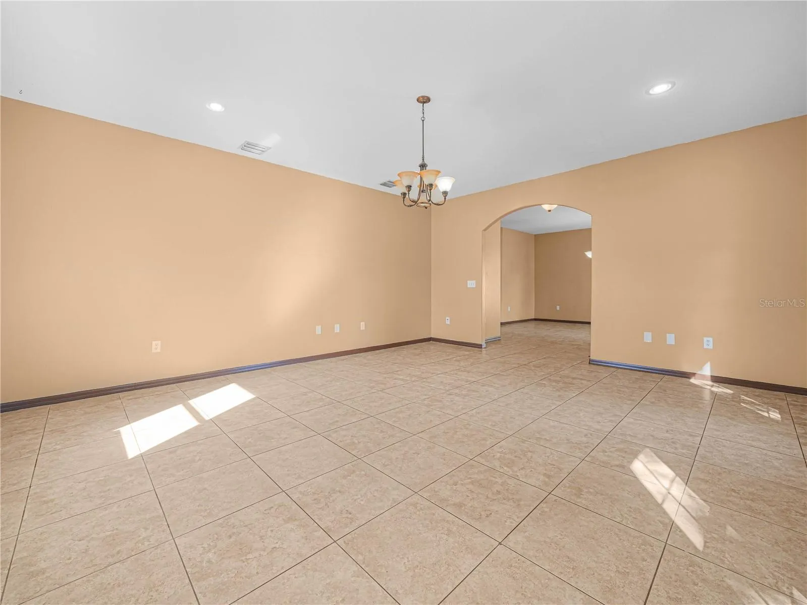 403 APPALOOSA AVE