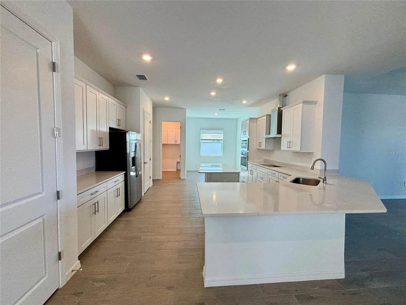 5608 LIGHTENING WHELK LN
