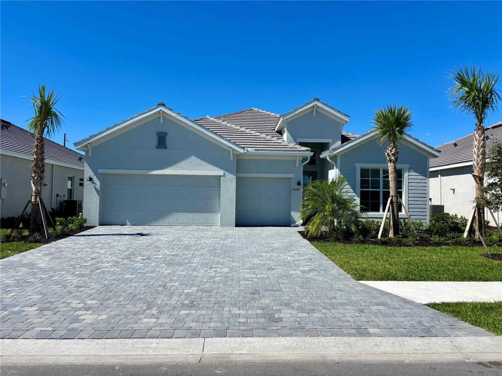 5608 LIGHTENING WHELK LN