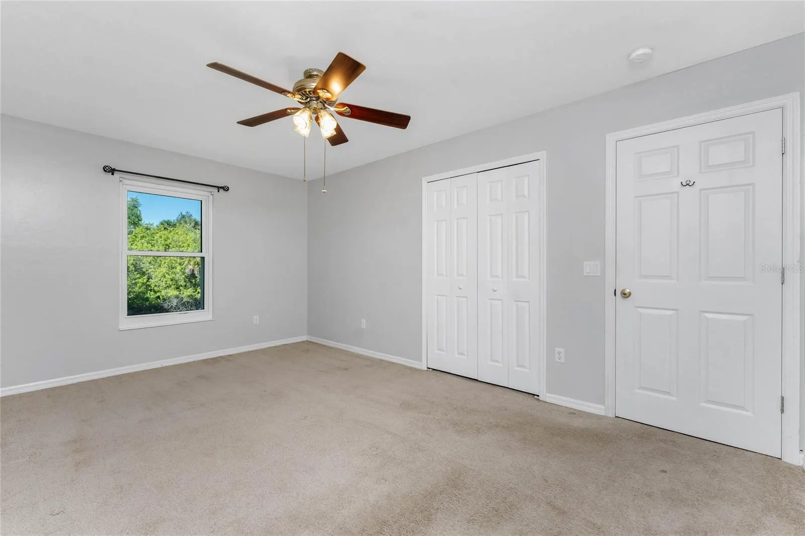3027 RIDGEWOOD DR