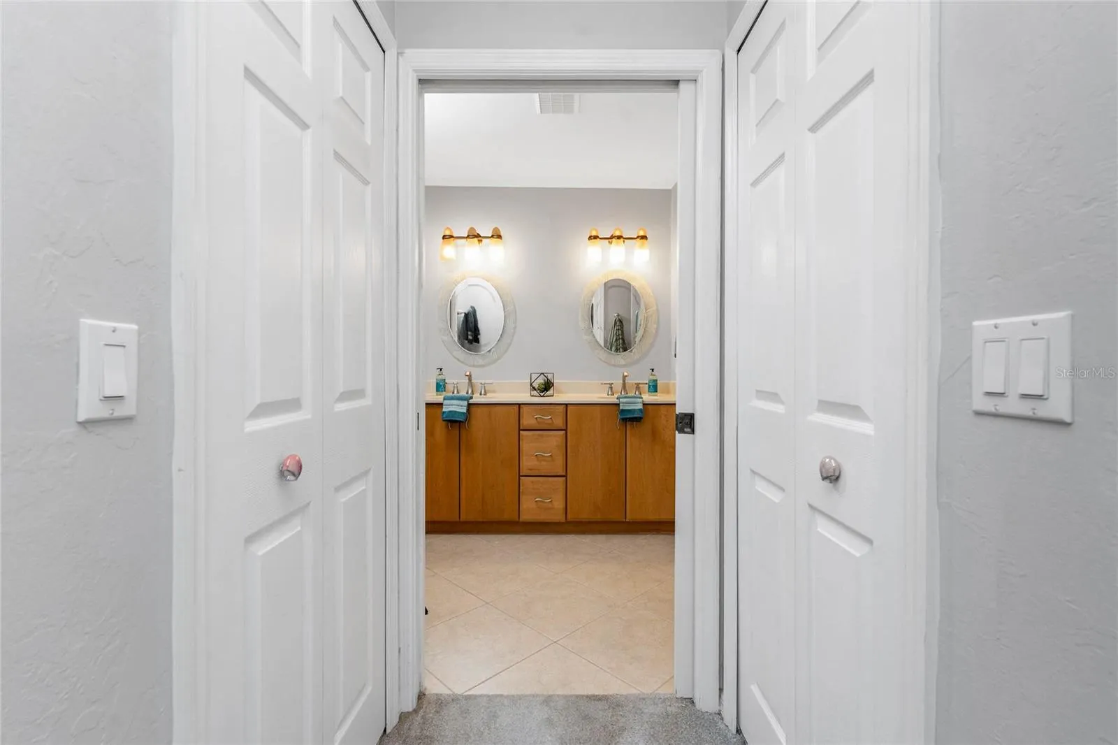3027 RIDGEWOOD DR