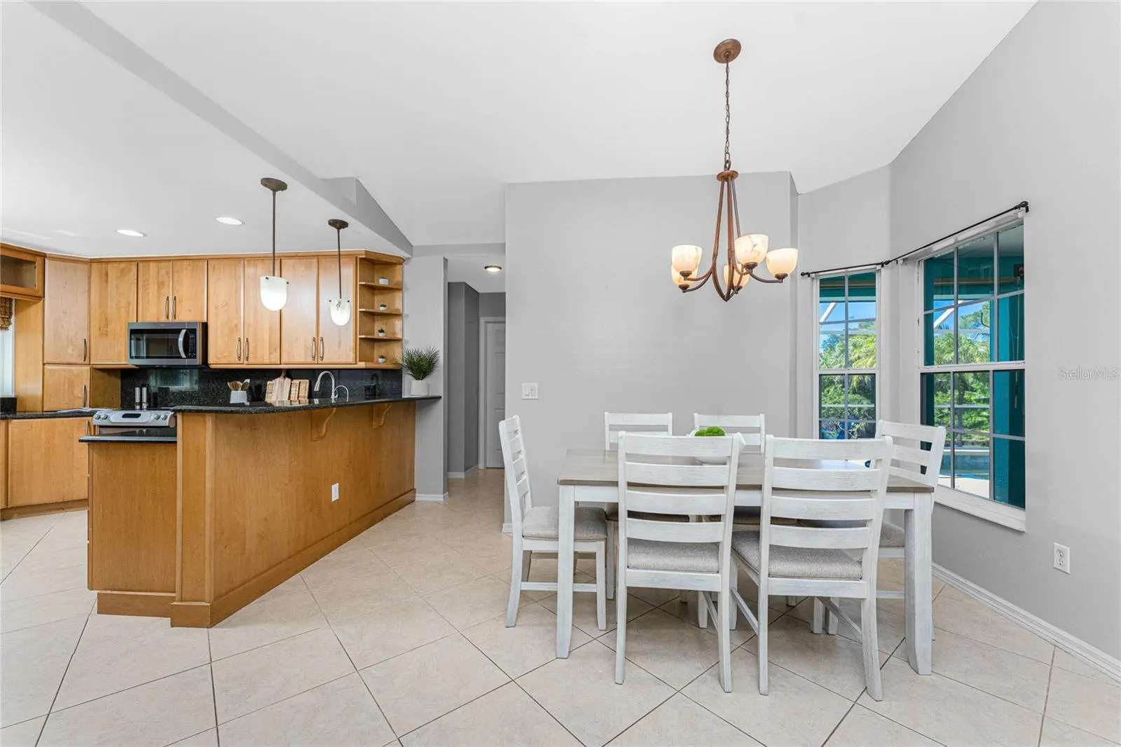 3027 RIDGEWOOD DR