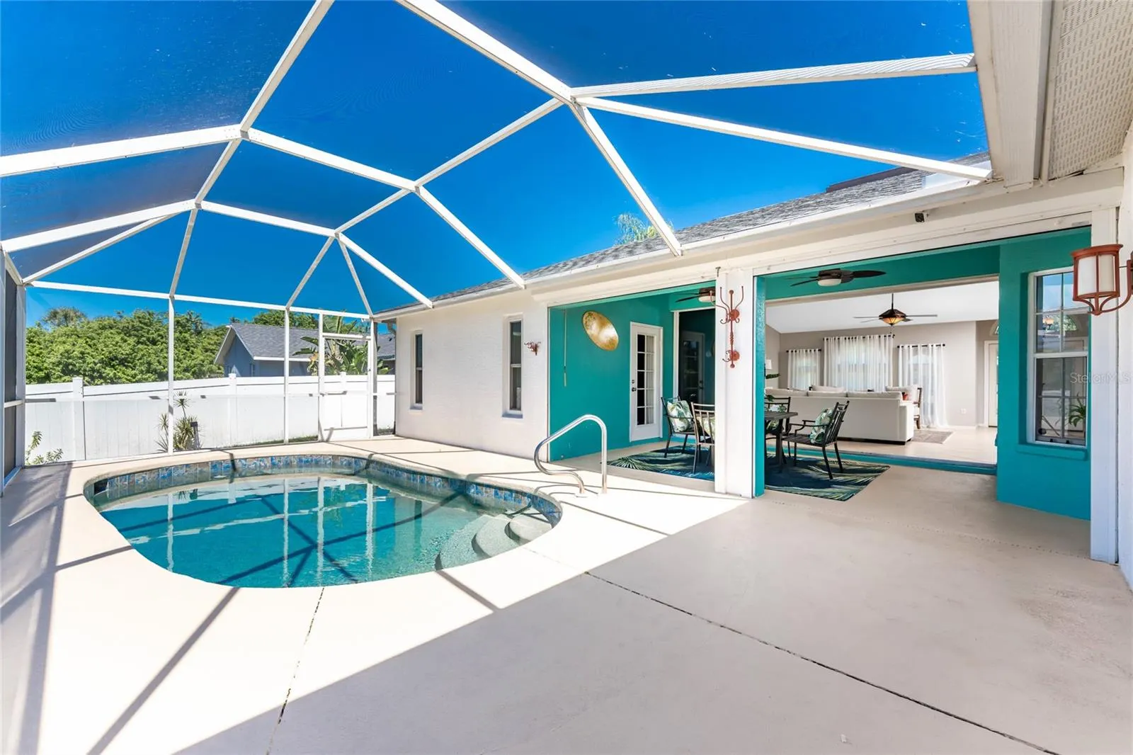 3027 RIDGEWOOD DR