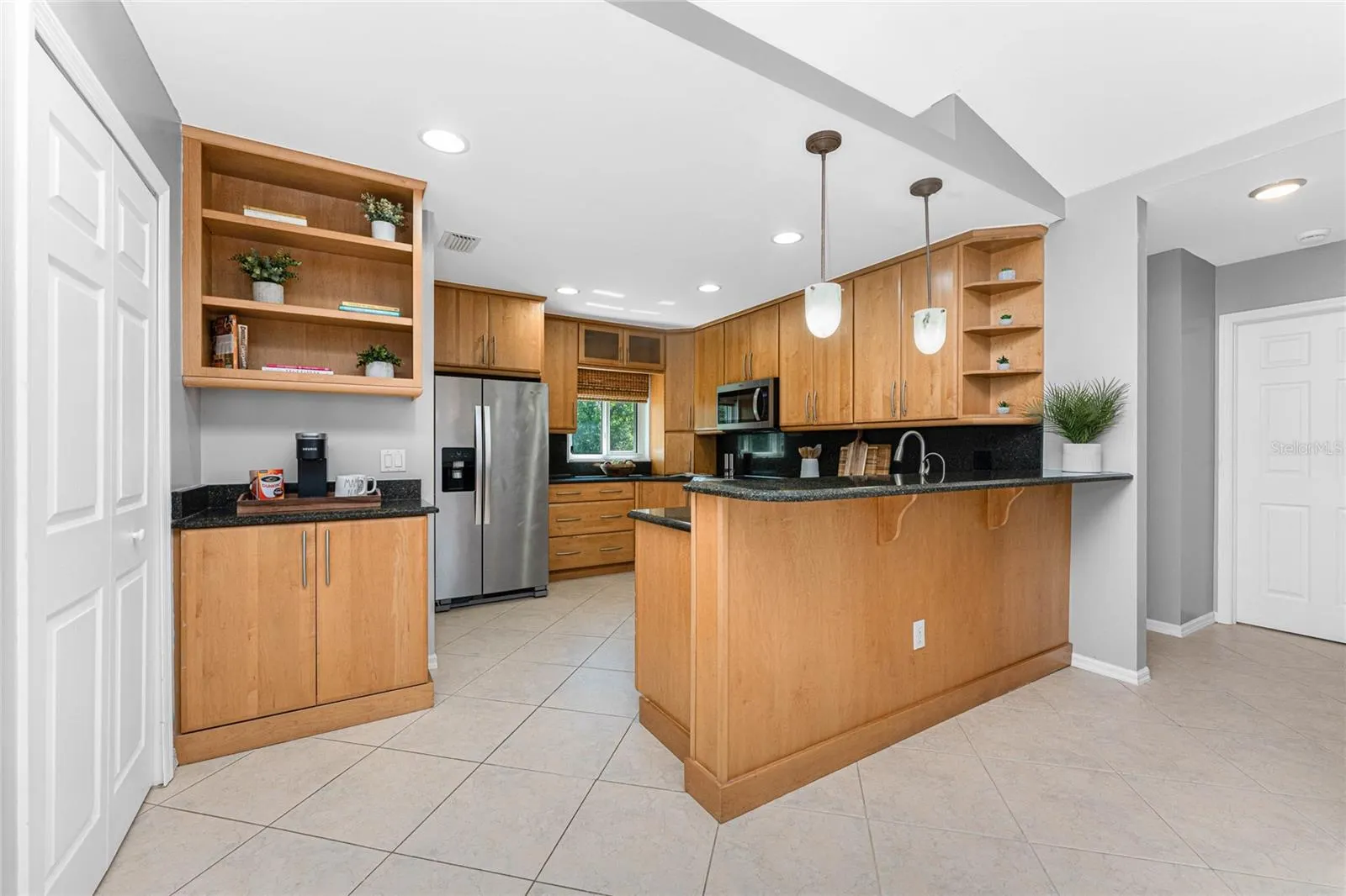 3027 RIDGEWOOD DR