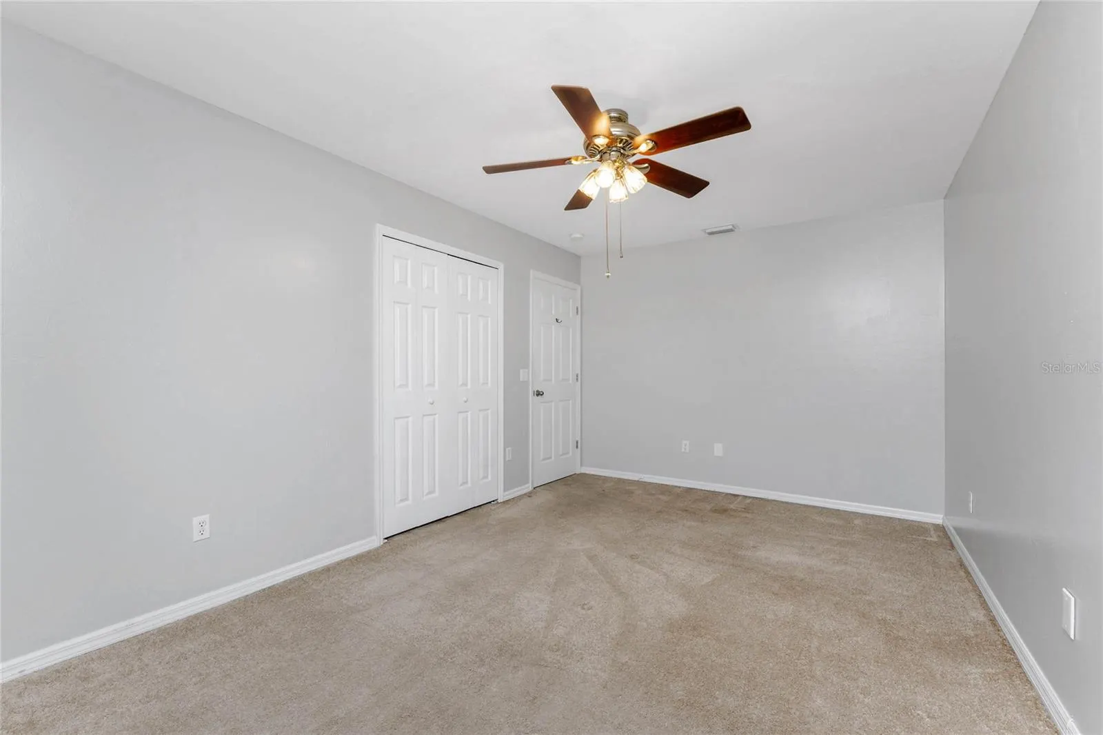 3027 RIDGEWOOD DR