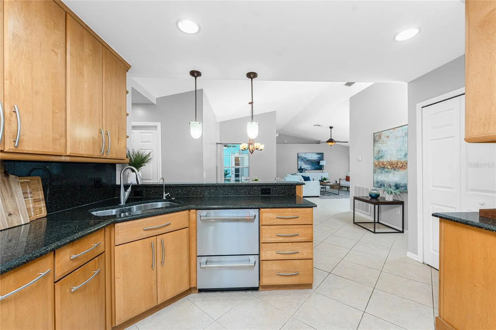 3027 RIDGEWOOD DR
