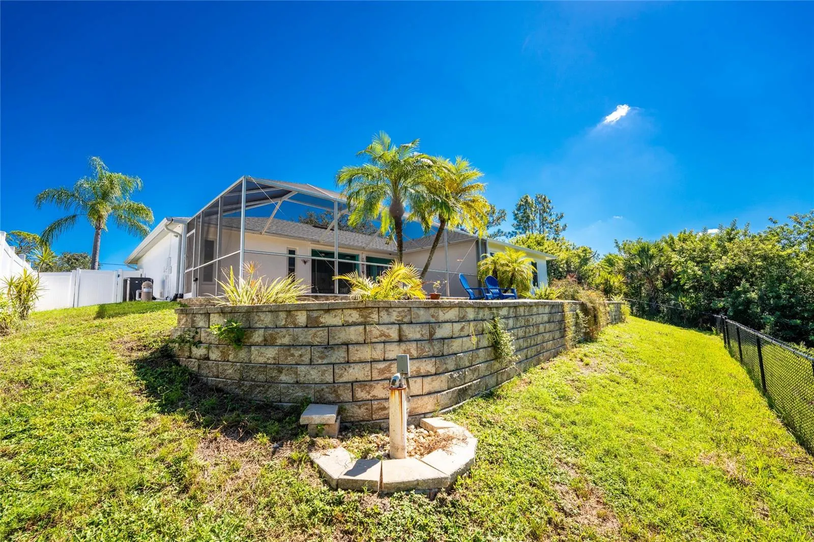 3027 RIDGEWOOD DR