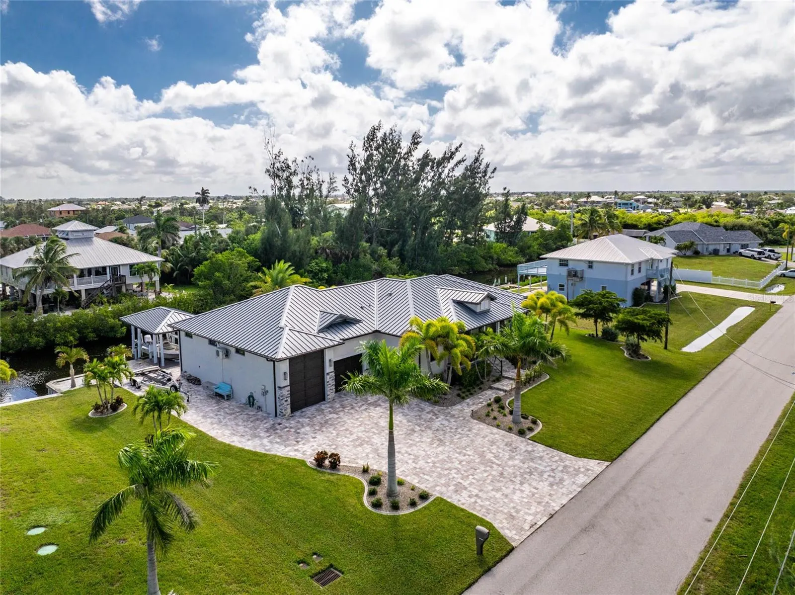 3824 COLONY CT