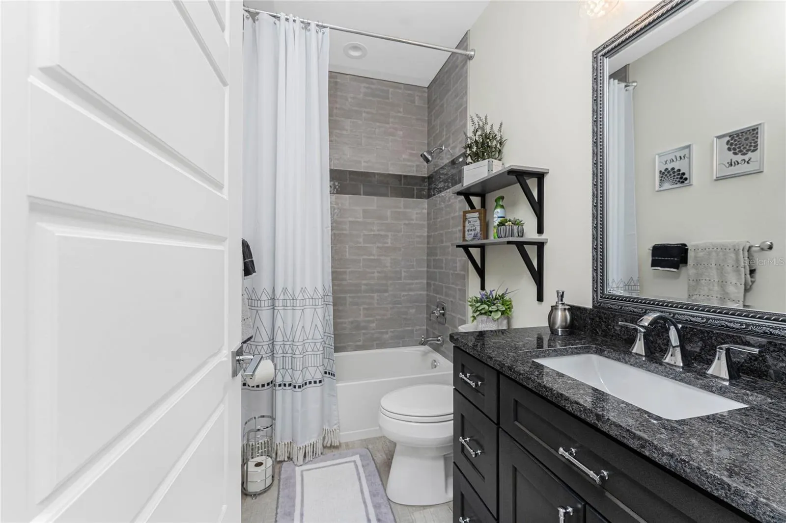 3824 COLONY CT