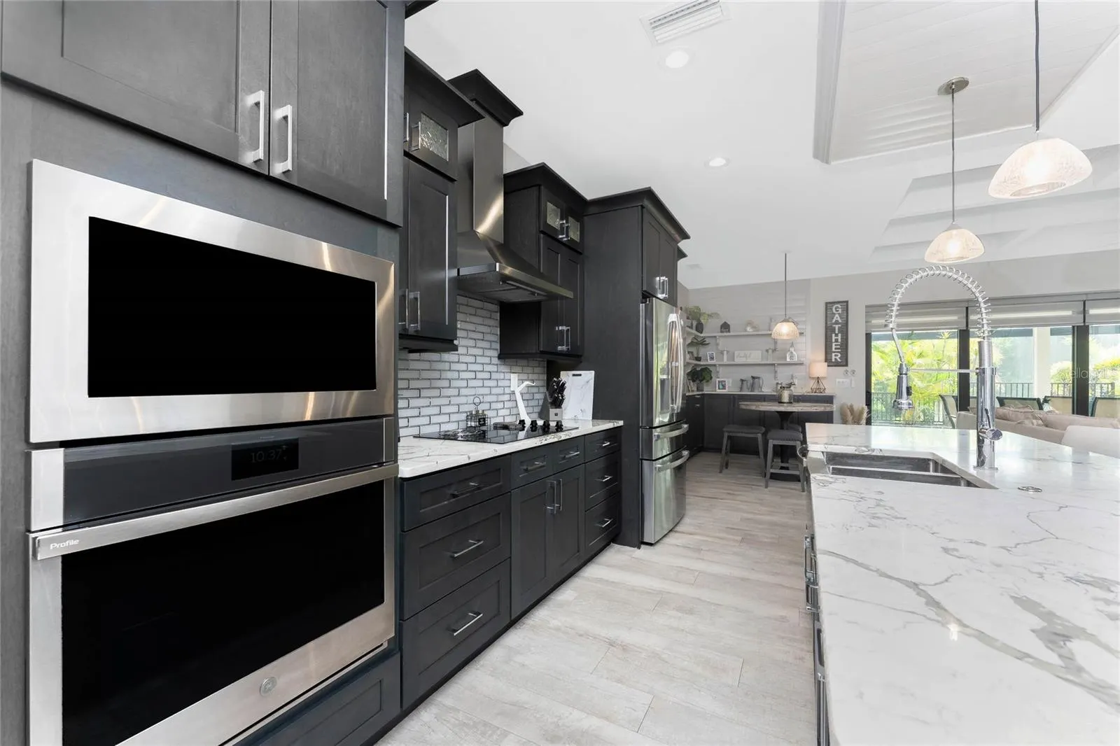 3824 COLONY CT