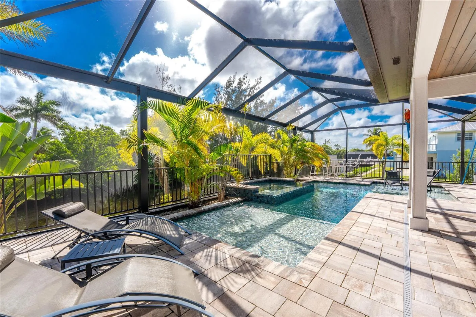 3824 COLONY CT