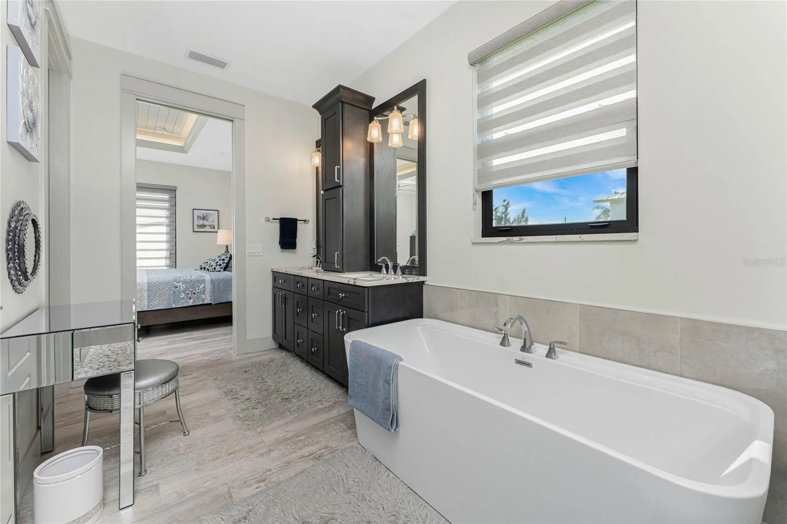 3824 COLONY CT