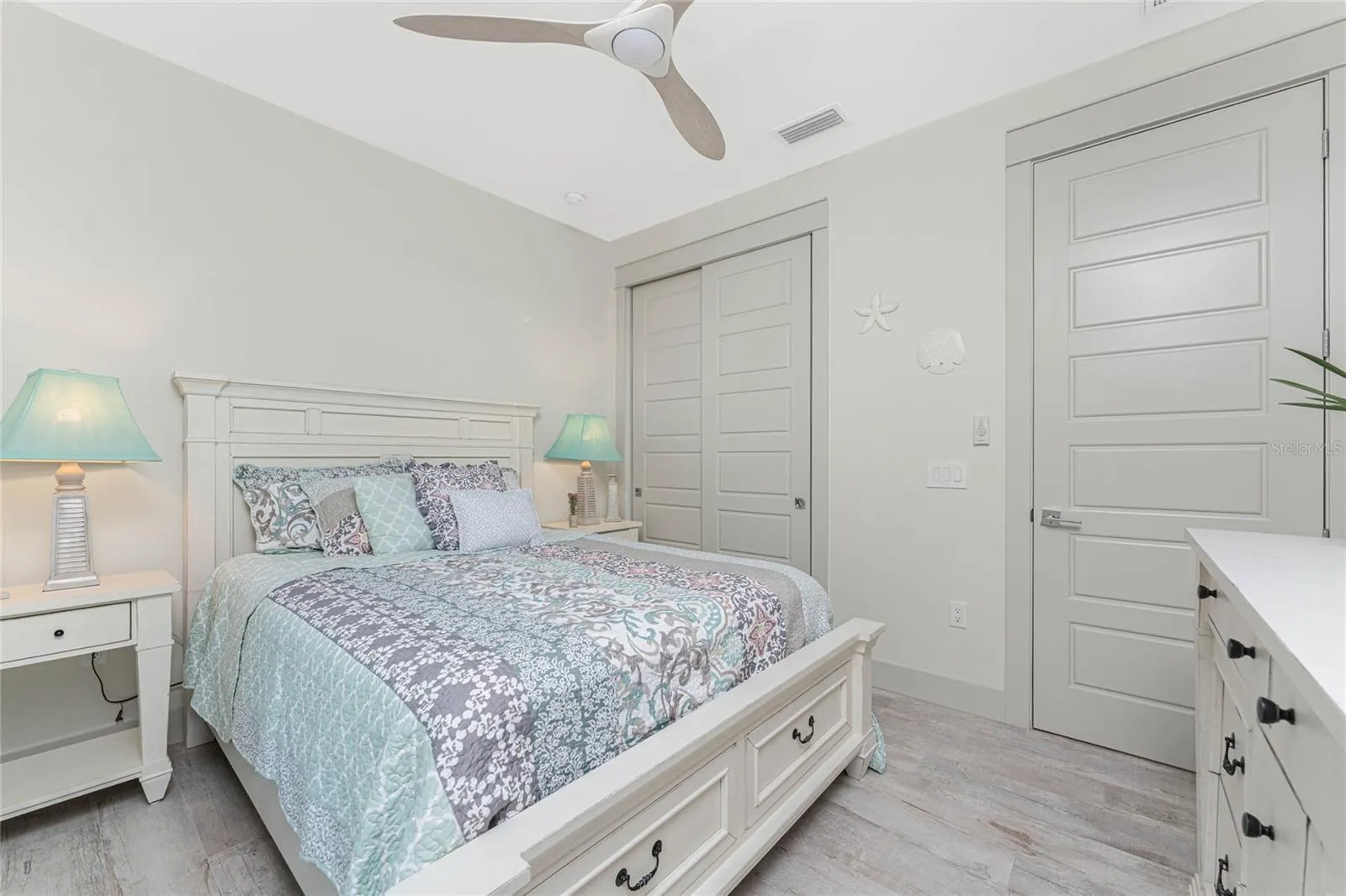 3824 COLONY CT