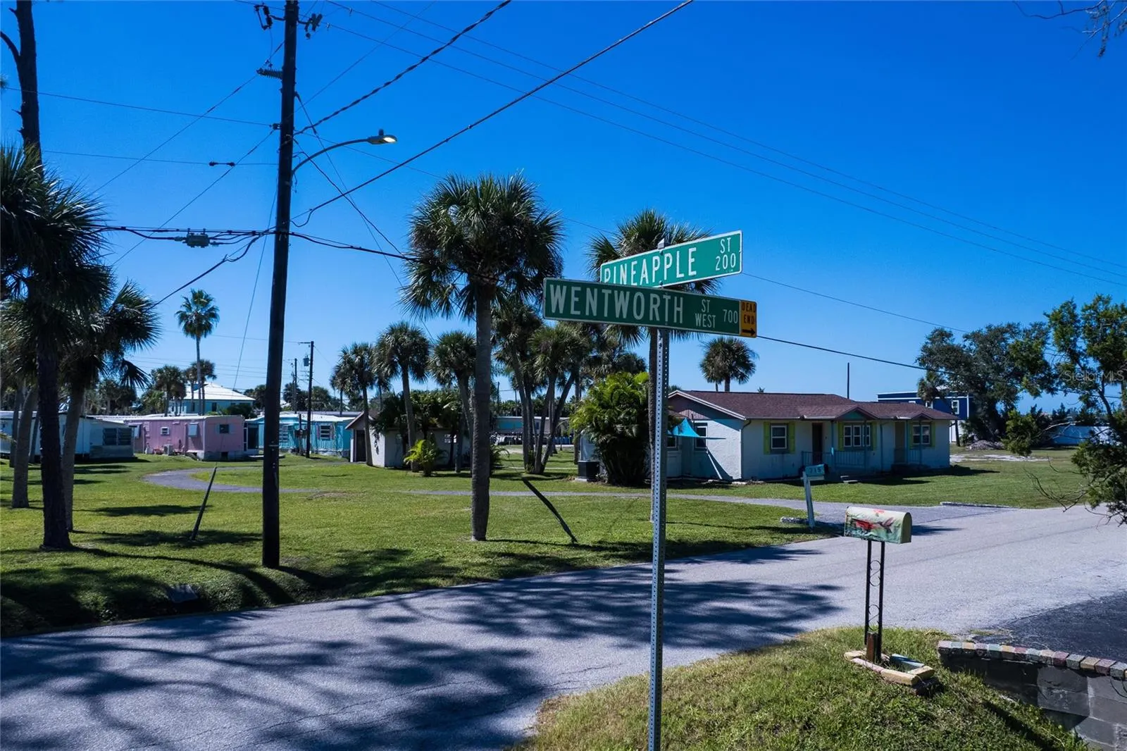 0 PINEAPPLE ST