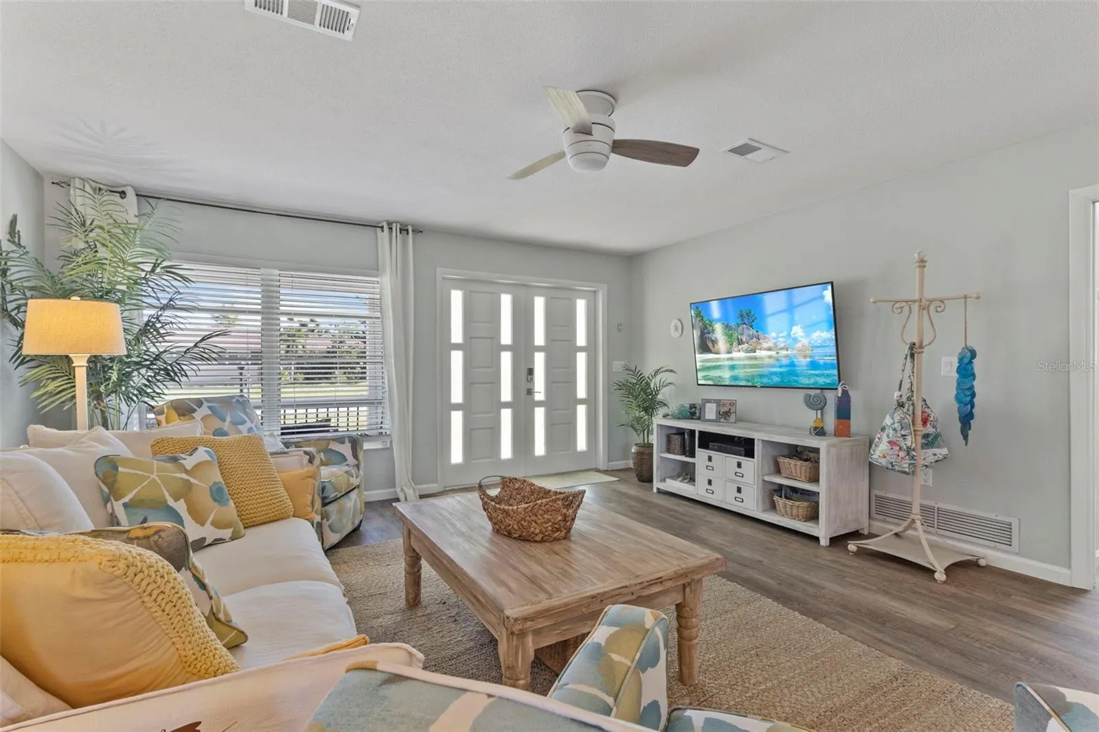 702 POINCIANA RD