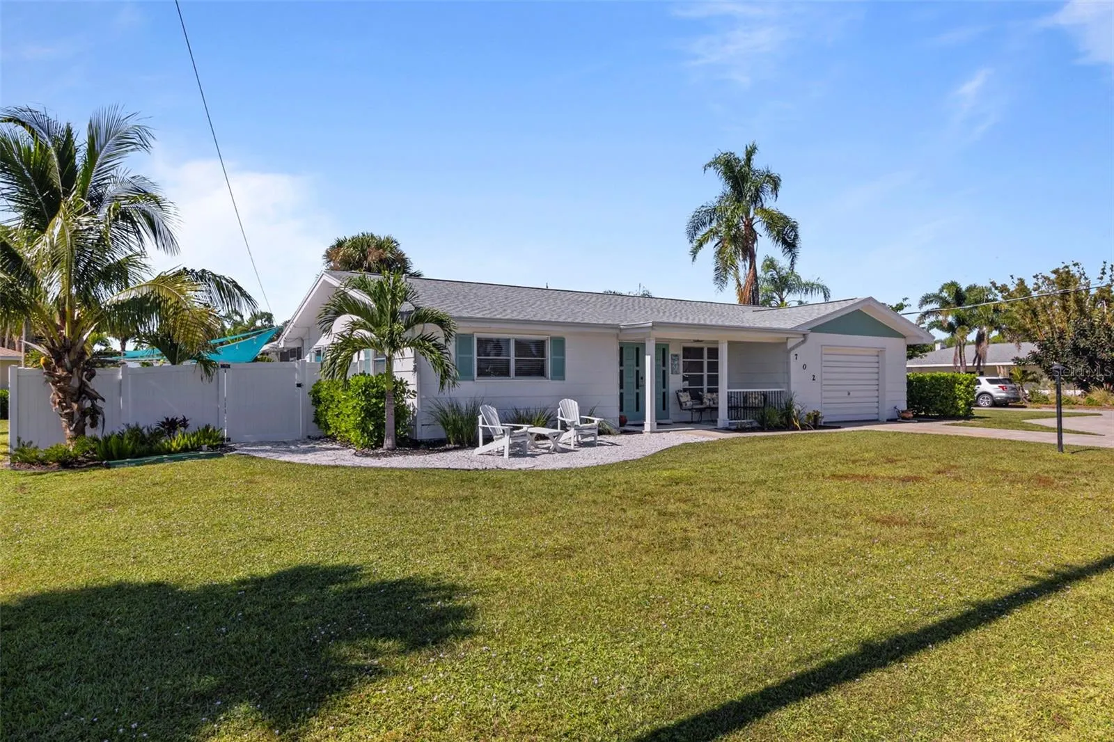 702 POINCIANA RD