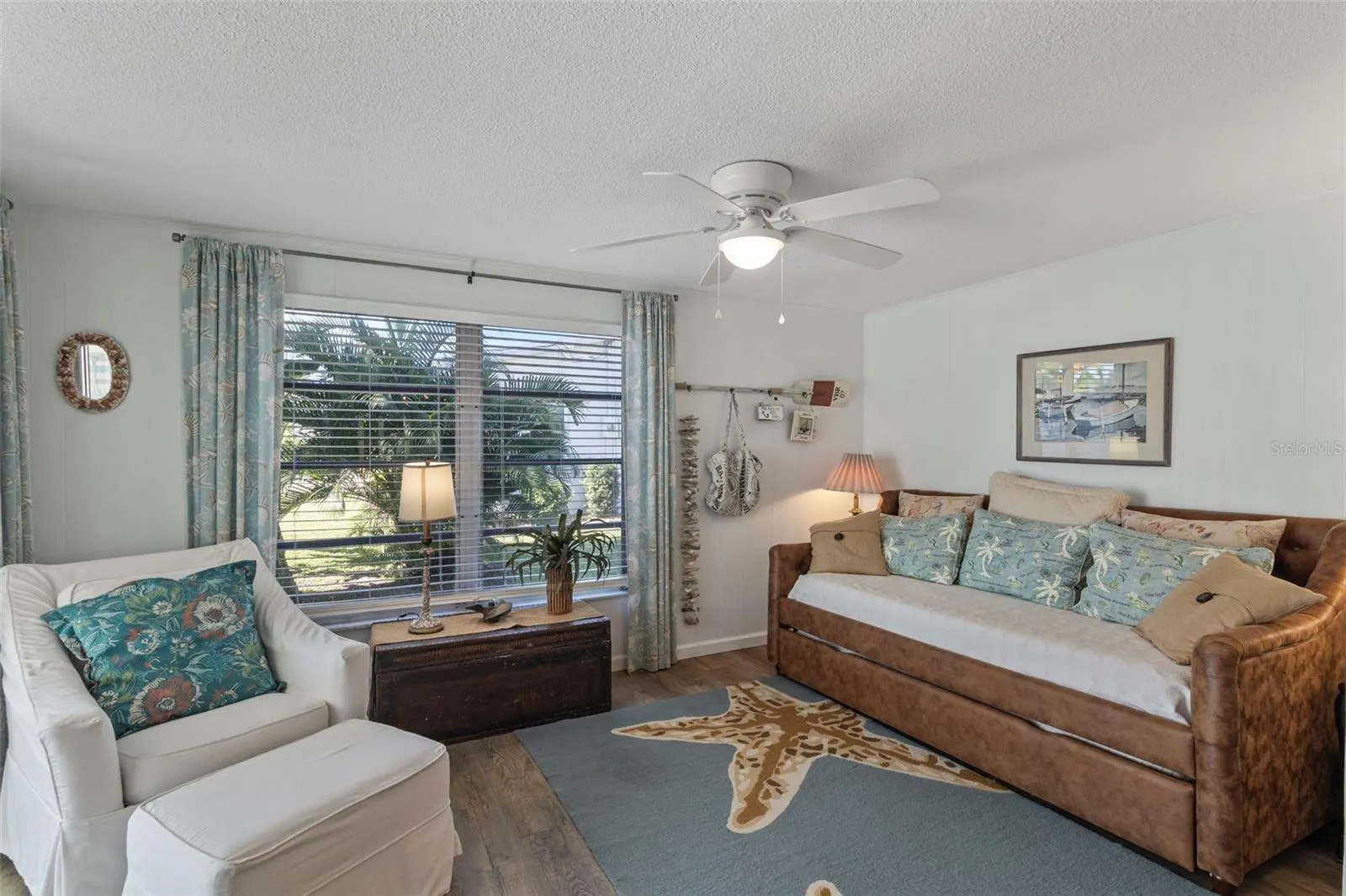702 POINCIANA RD
