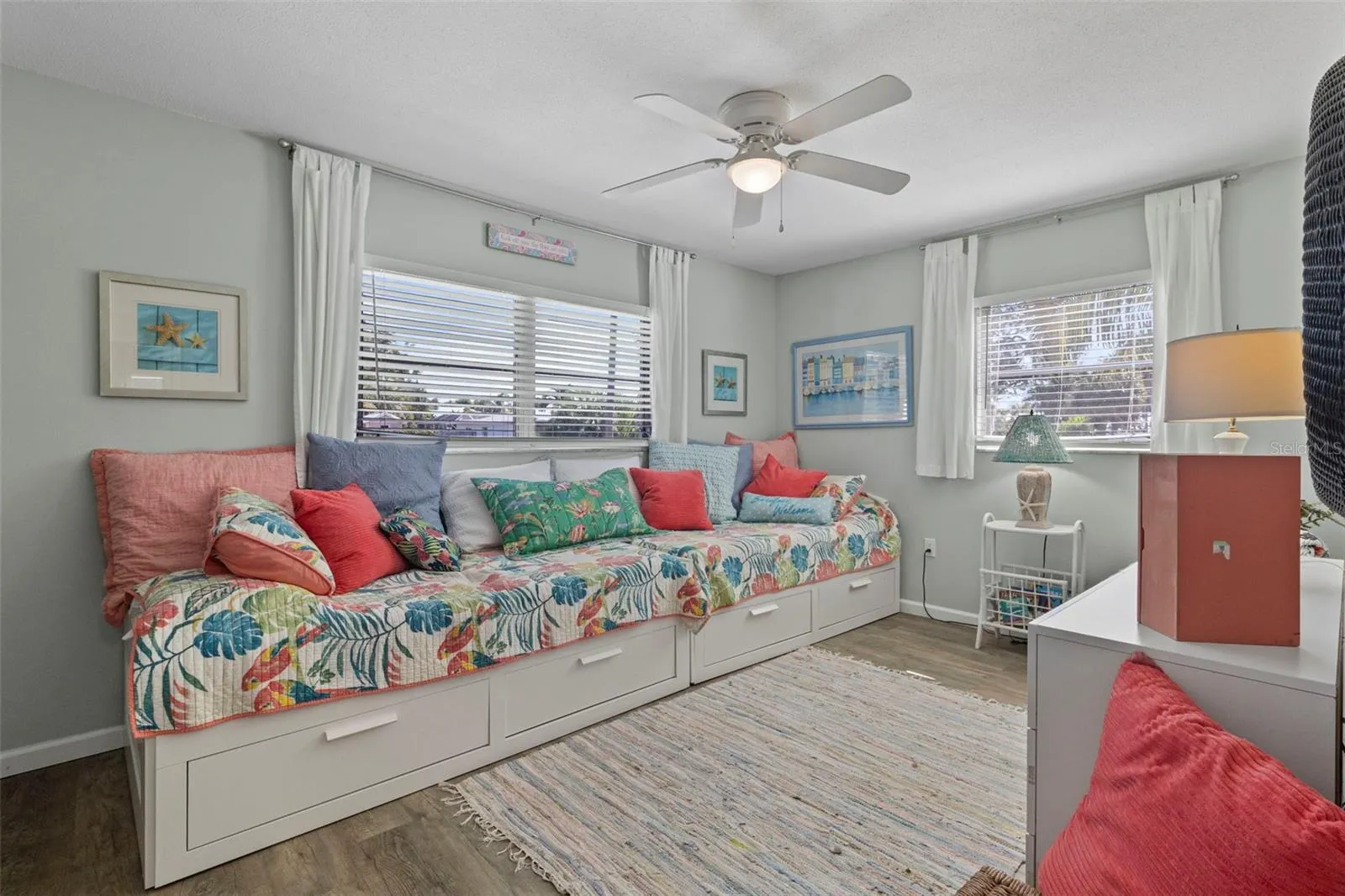 702 POINCIANA RD