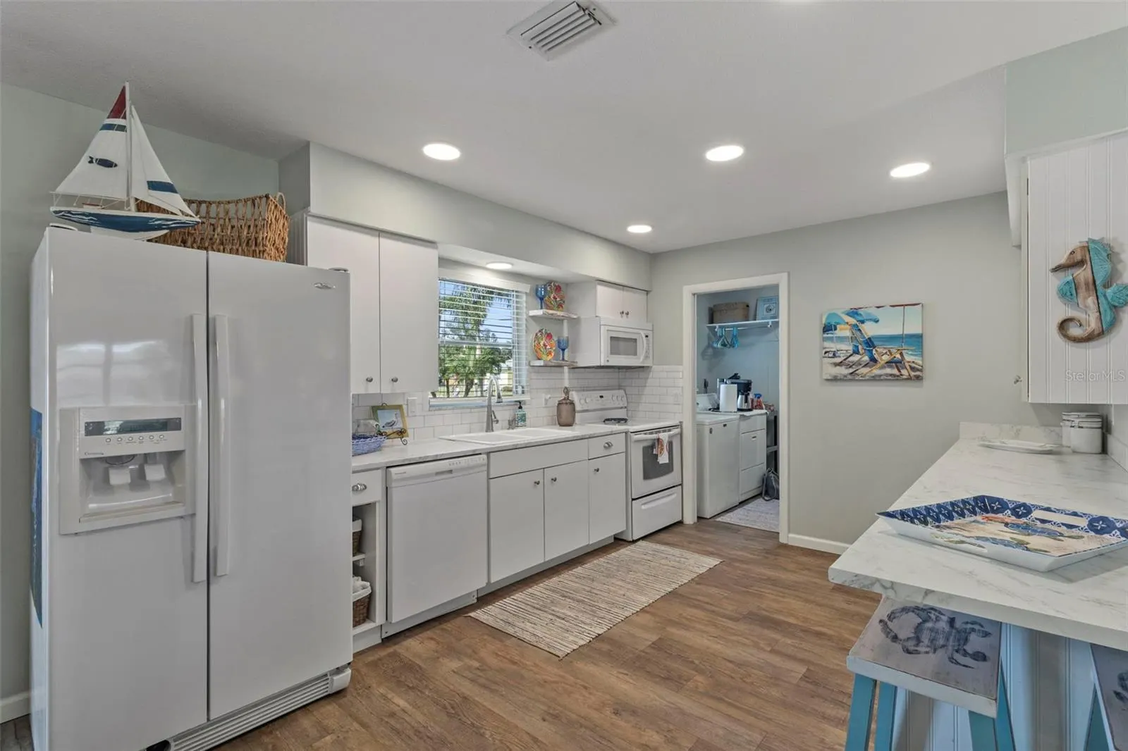 702 POINCIANA RD